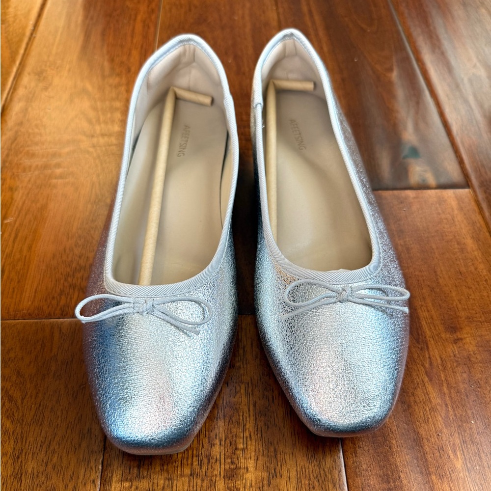 NEW! Afeetsing women’s 9 silver ballet slippers dress shoes